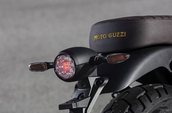 Moto Guzzi V9 Bobber Centenario 2022 - Bild 5