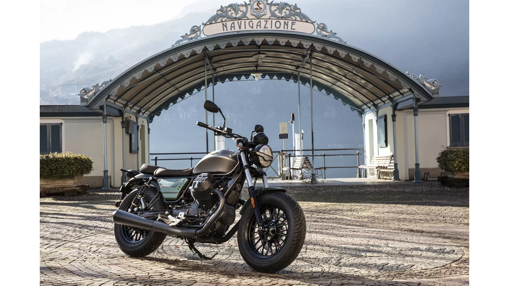 Moto Guzzi V9 Bobber Centenario - Image 5 Moto Guzzi V9 Bobber Centenario - Image 5