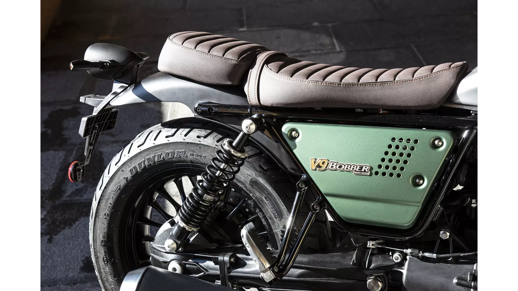 Moto Guzzi V9 Bobber Centenario - Image 8 Moto Guzzi V9 Bobber Centenario - Image 8