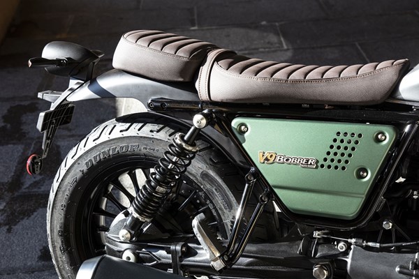 Moto Guzzi V9 Bobber Centenario () - Bild 9
