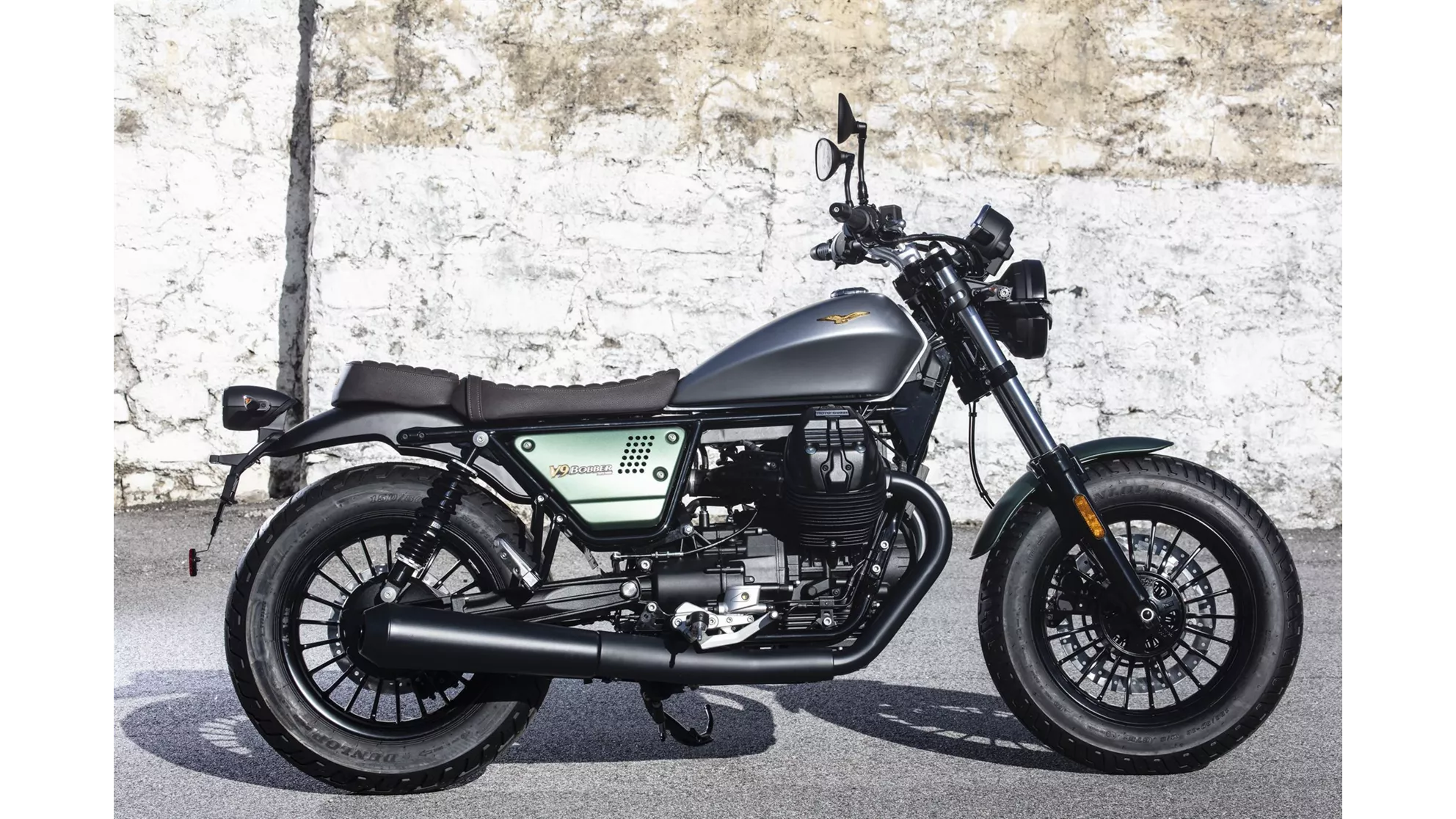 Moto Guzzi V9 Bobber Centenario - Image 17 Moto Guzzi V9 Bobber Centenario - Image 17