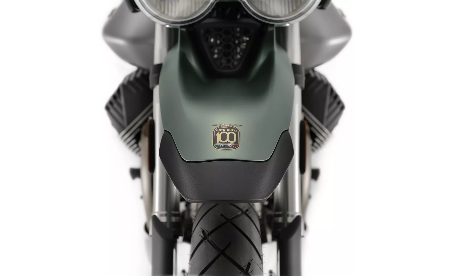 Moto Guzzi V85 TT Centenario 2022