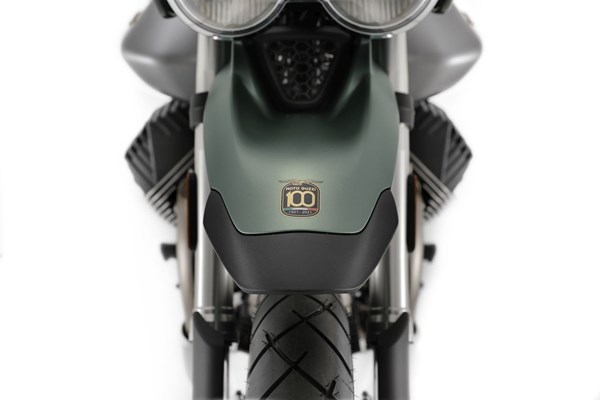 Moto Guzzi V85 TT Centenario () - Bild 2