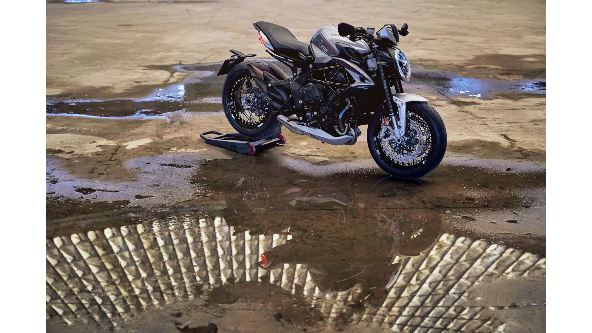 MV Agusta Dragster 800 RR SCS - Image 9 MV Agusta Dragster 800 RR SCS - Image 9