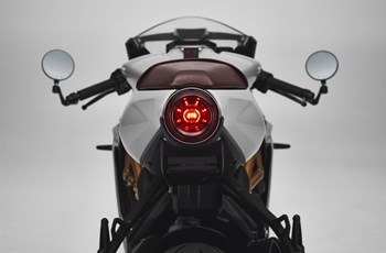 MV Agusta Superveloce 800 S 2022 - Bild 12