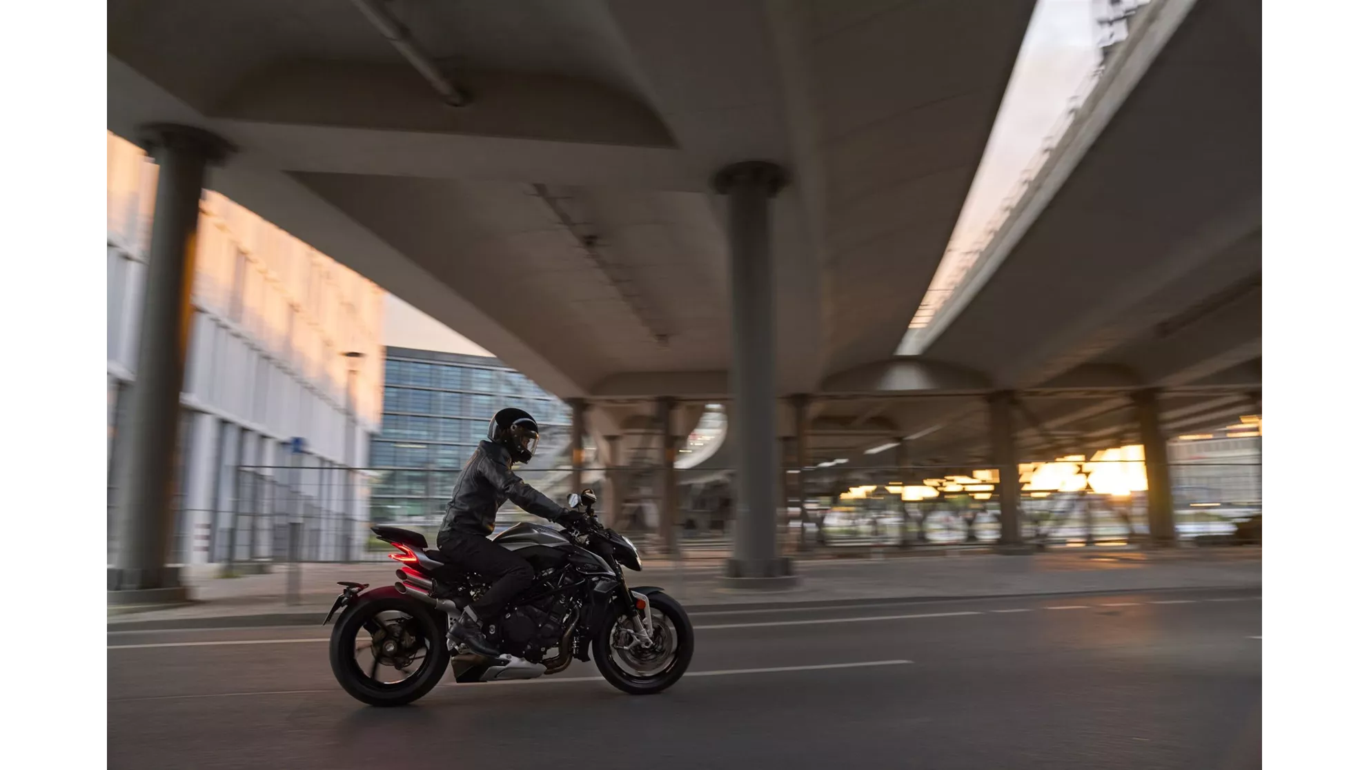 MV Agusta Brutale 1000 RS - Image 3 MV Agusta Brutale 1000 RS - Image 3