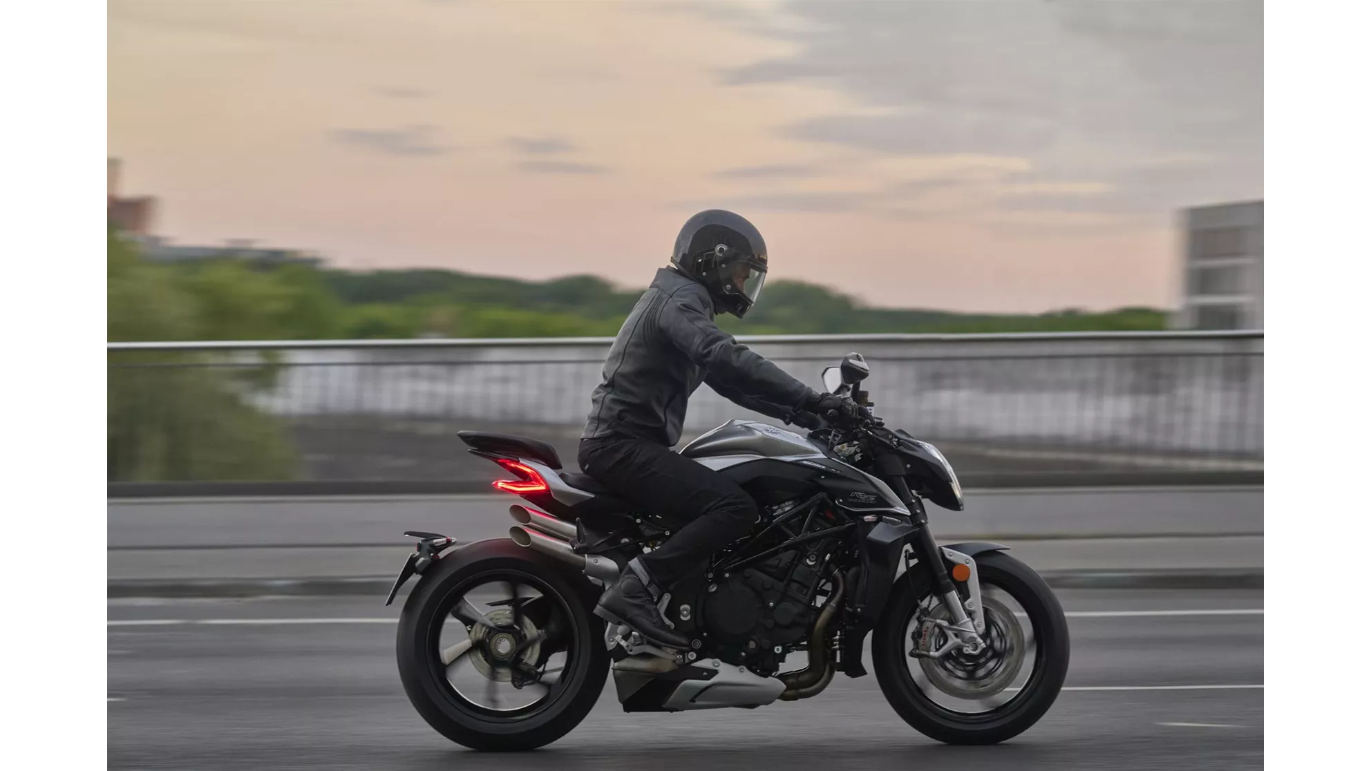 MV Agusta Brutale 1000 RS - Image 4 MV Agusta Brutale 1000 RS - Image 4