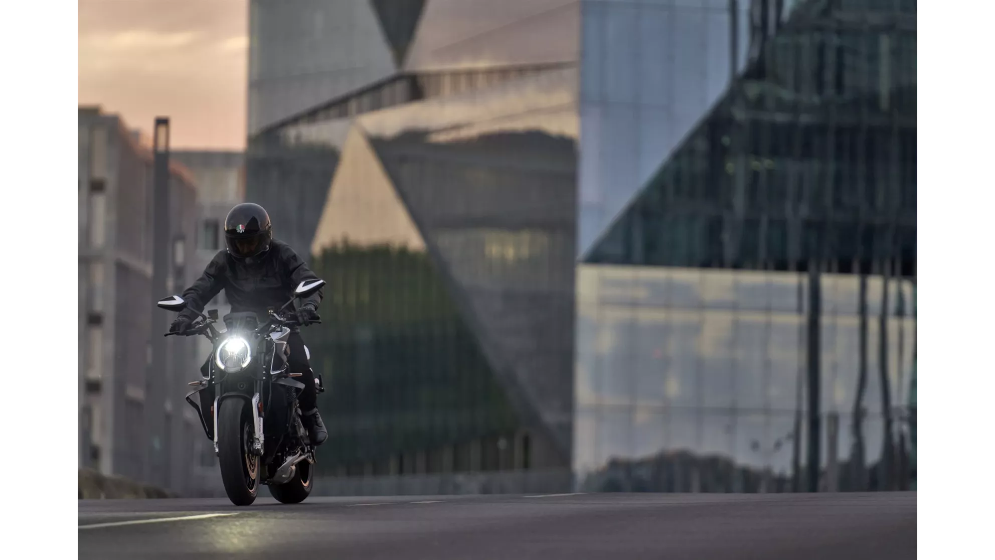 MV Agusta Brutale 1000 RS - Image 5 MV Agusta Brutale 1000 RS - Image 5