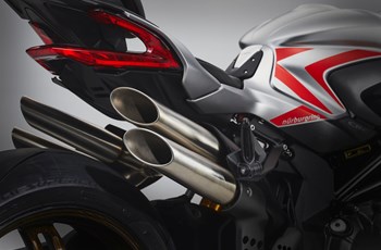 MV Agusta Brutale 1000 Nürburgring 2022 - Bild 7 MV Agusta Brutale 1000 Nürburgring 2022 - Bild 7