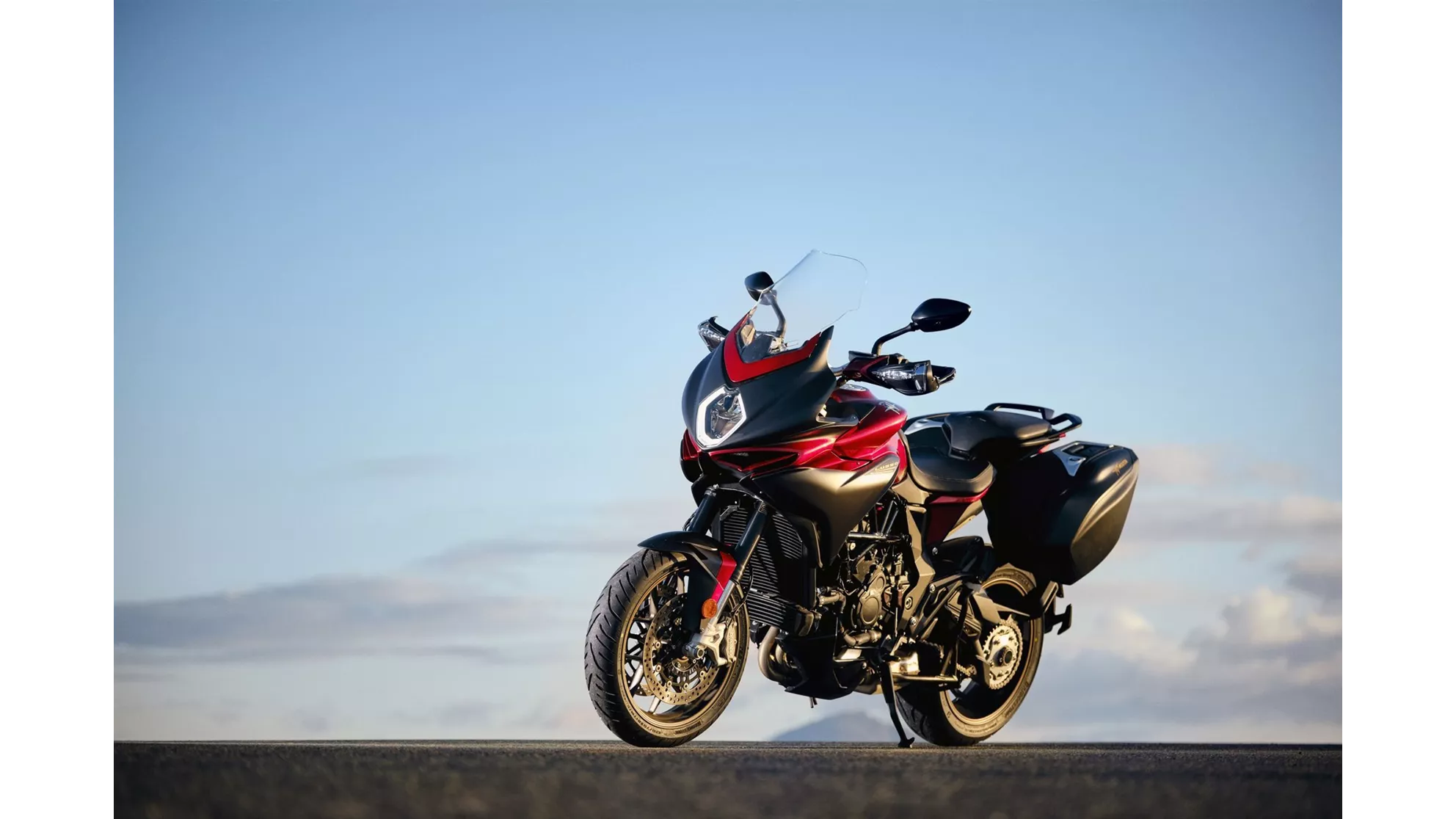 MV Agusta Turismo Veloce 800 Lusso SCS - Image 1 MV Agusta Turismo Veloce 800 Lusso SCS - Image 1