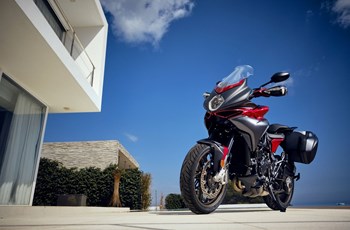 MV Agusta Turismo Veloce 800 Lusso SCS 2022 - Bild 18