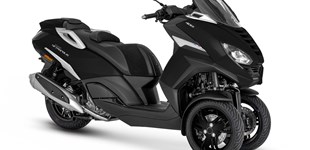 Peugeot Metropolis Active 2022 vs Peugeot Metropolis Allure 2021