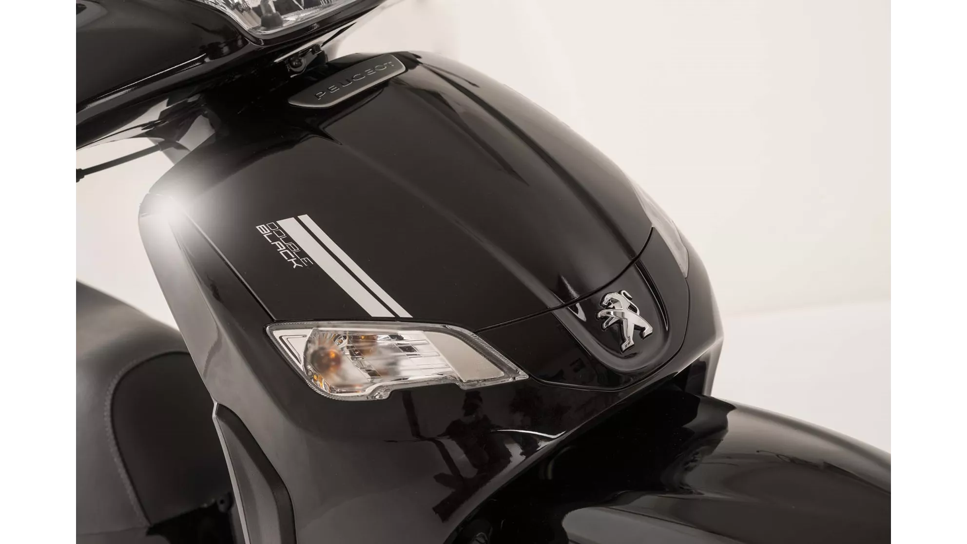 Peugeot Tweet 125 Active - Image 7 Peugeot Tweet 125 Active - Image 7