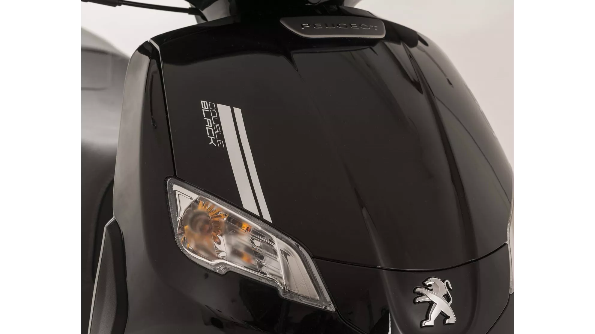 Peugeot Tweet 125 Active - Image 11 Peugeot Tweet 125 Active - Image 11