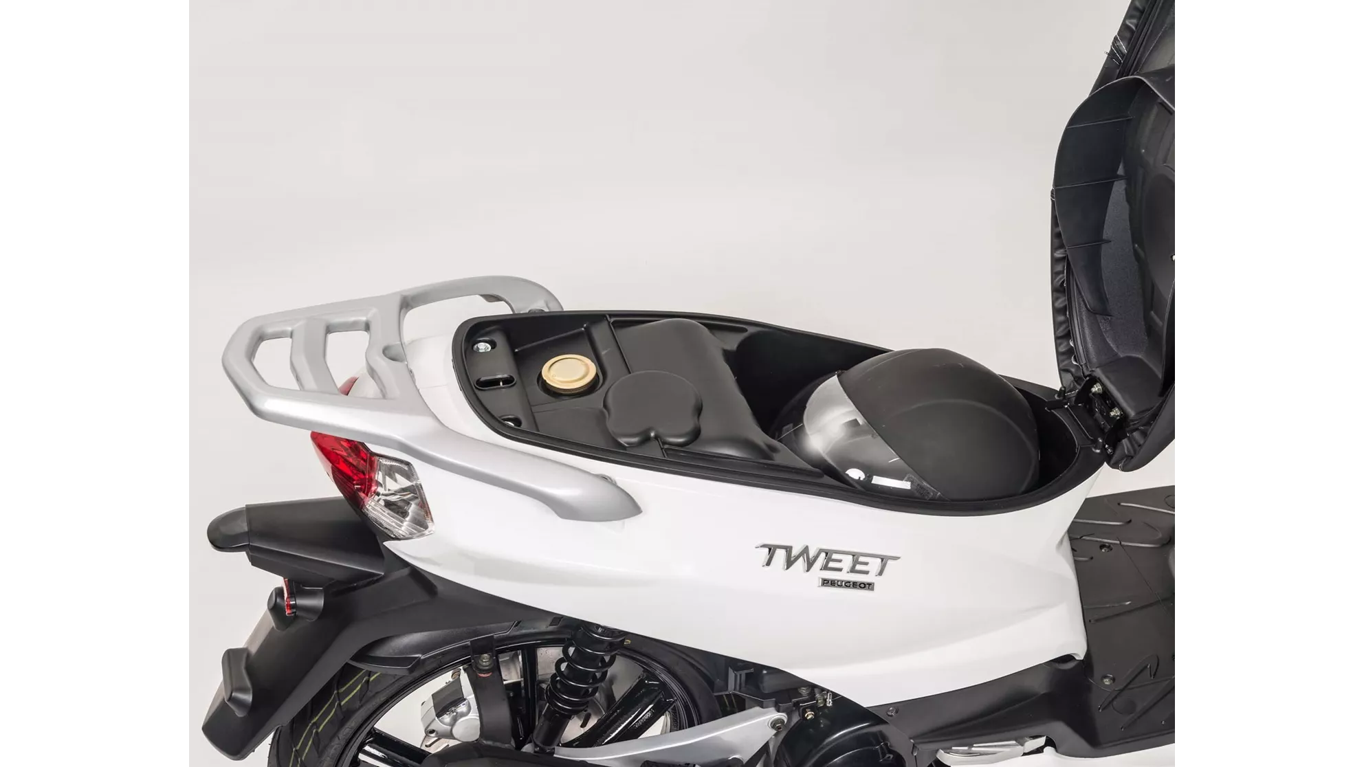 Peugeot Tweet 125 Active - Image 14 Peugeot Tweet 125 Active - Image 14