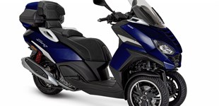 Piaggio MP3 300 2022 vs Peugeot Metropolis SW 2022