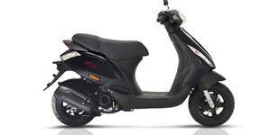 Piaggio ZIP 50 2022 vs Peugeot Kisbee 50 GT 2022