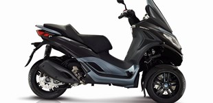 Piaggio MP3 300 2022 vs Peugeot Metropolis SW 2022