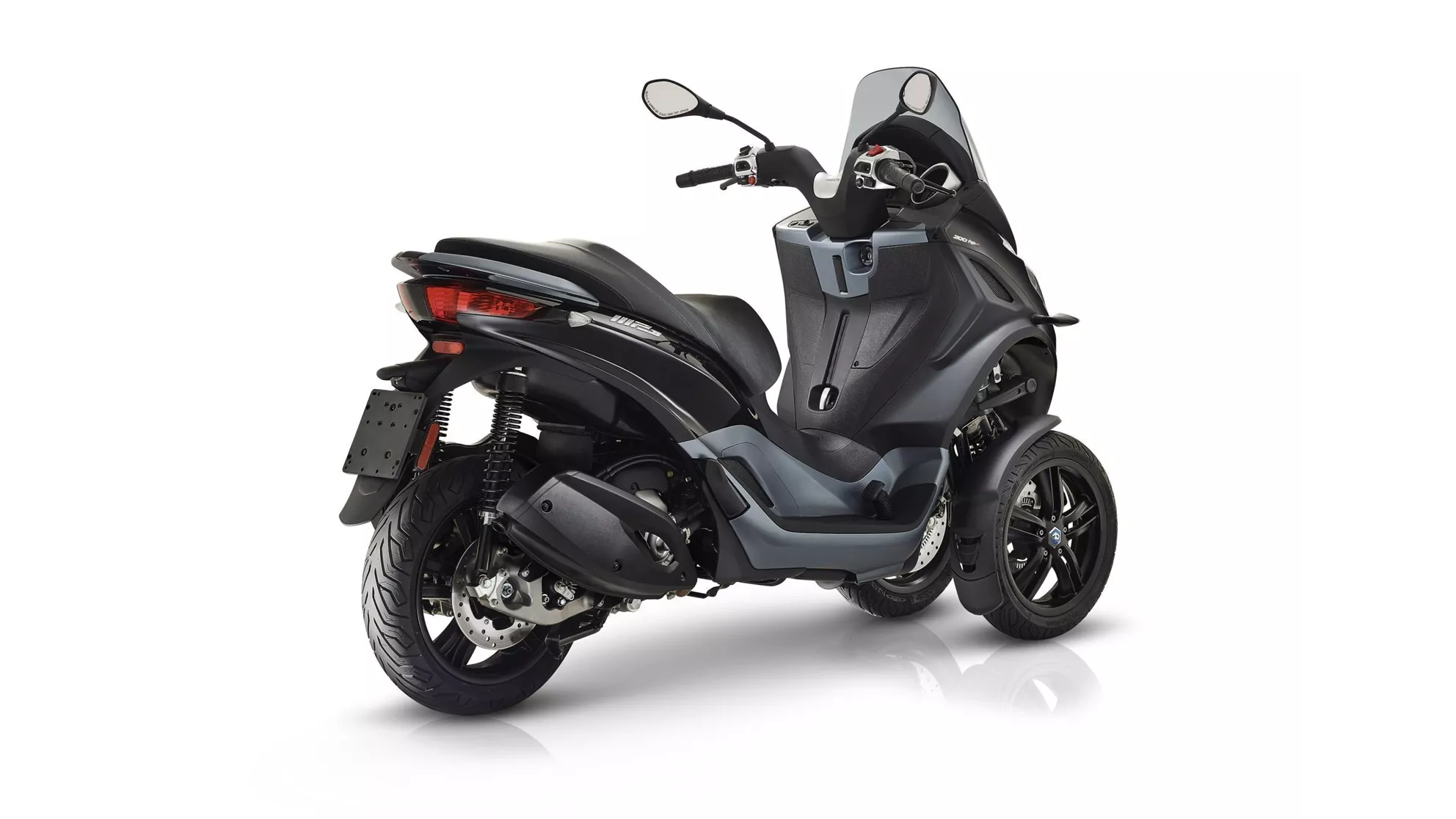 Piaggio MP3 300 - Image 6 Piaggio MP3 300 - Image 6