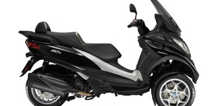 Yamaha Tricity 300 2023 vs Piaggio MP3 400 2022