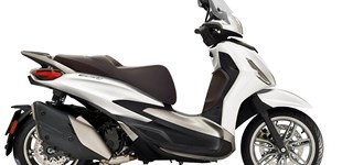 Piaggio Beverly 400 2022 vs Vespa GTS 300 2022