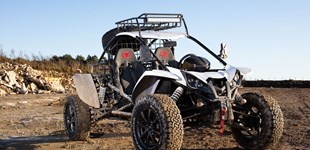 Peugeot Metropolis GT 2022 vs Quadix Renli Buggy 1100 2022