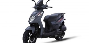 Sym Orbit II 125 2022 vs Peugeot Tweet 125 2020