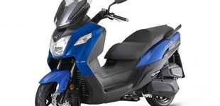 Honda Silver Wing 600 2006 vs Sym Joymax Z+ 300i 2022
