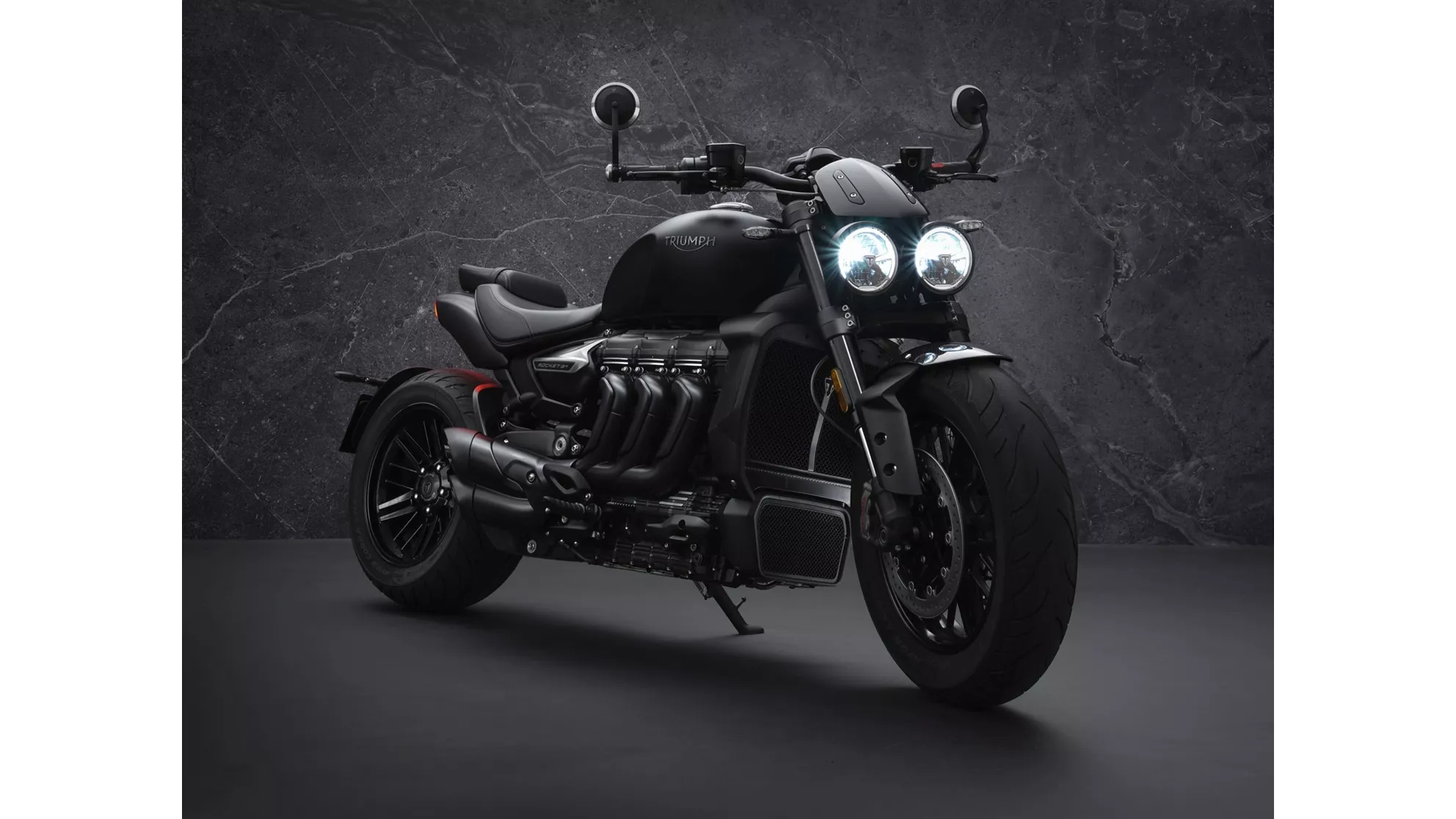 Triumph Rocket 3 R Black - Image 1 Triumph Rocket 3 R Black - Image 1