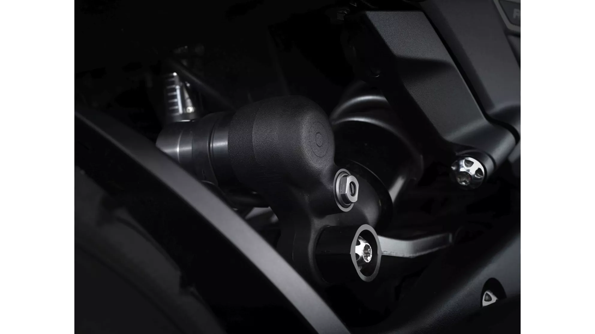 Triumph Rocket 3 R Black - Image 21 Triumph Rocket 3 R Black - Image 21