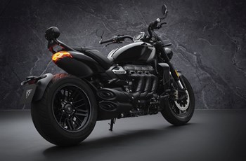 Triumph Rocket 3 GT Triple Black 2022 - Bild 4