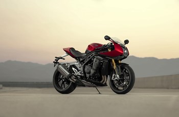 Triumph Speed Triple 1200 RR 2022 - Bild 15 Triumph Speed Triple 1200 RR 2022 - Bild 15