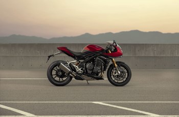 Triumph Speed Triple 1200 RR 2022 - Bild 18 Triumph Speed Triple 1200 RR 2022 - Bild 18