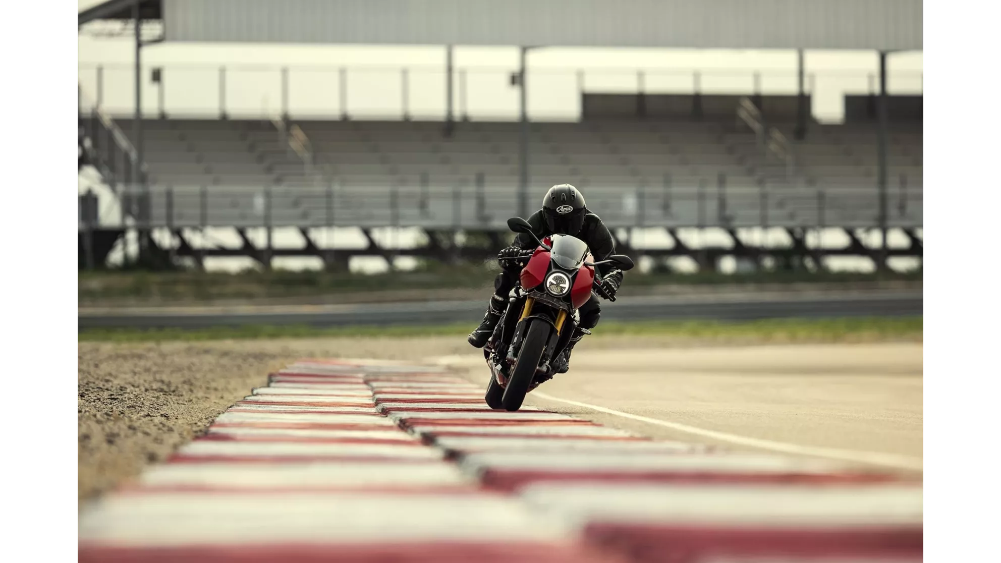 Triumph Speed Triple 1200 RR - Image 17 Triumph Speed Triple 1200 RR - Image 17