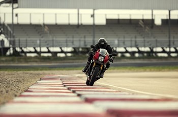 Triumph Speed Triple 1200 RR 2022 - Bild 19 Triumph Speed Triple 1200 RR 2022 - Bild 19