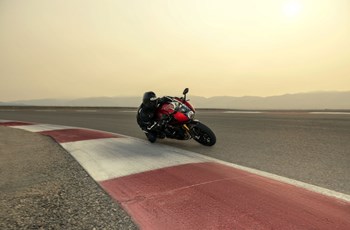 Triumph Speed Triple 1200 RR 2022 - Bild 20 Triumph Speed Triple 1200 RR 2022 - Bild 20