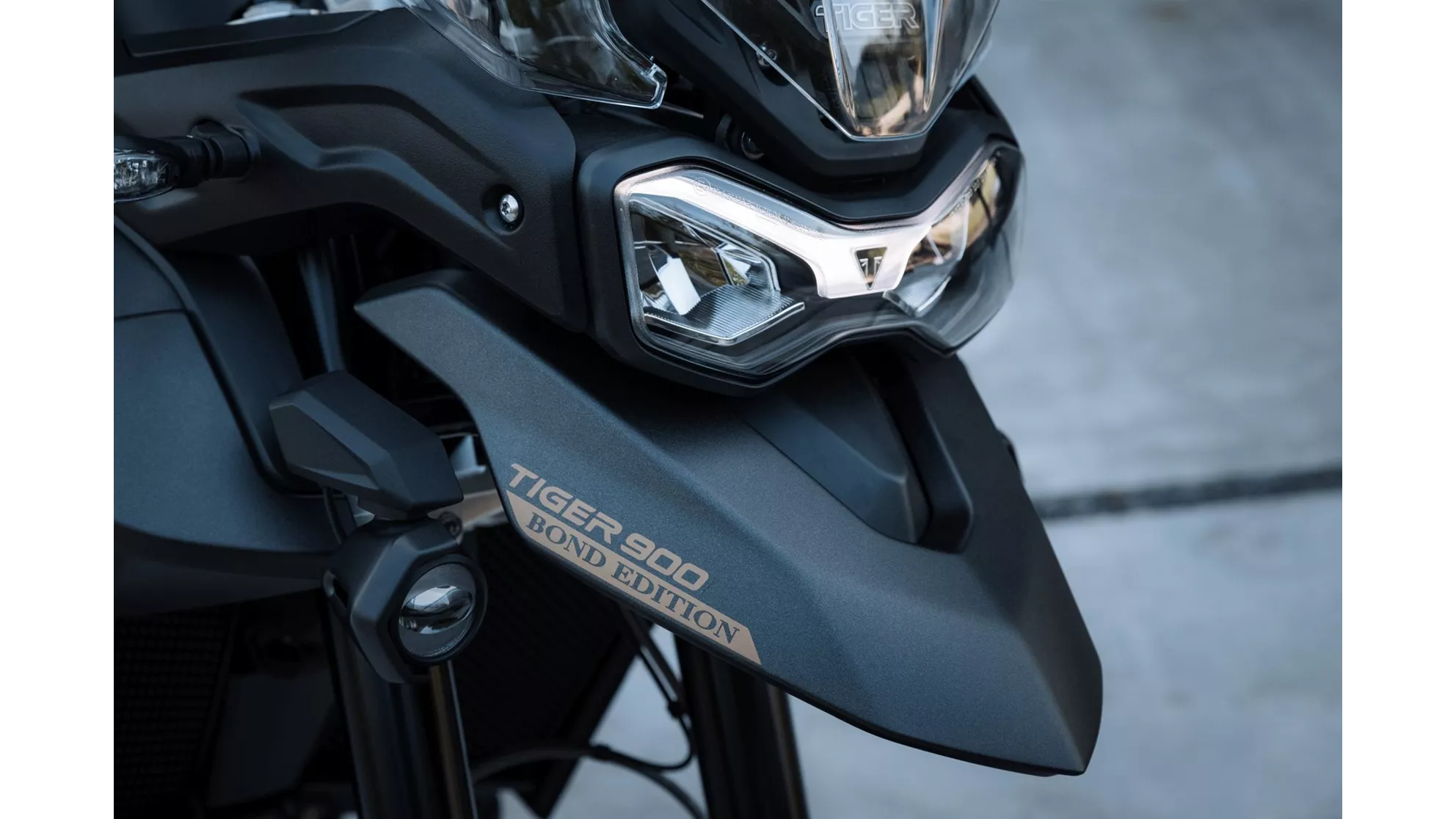Triumph Tiger 900 Bond Edition - Image 10 Triumph Tiger 900 Bond Edition - Image 10