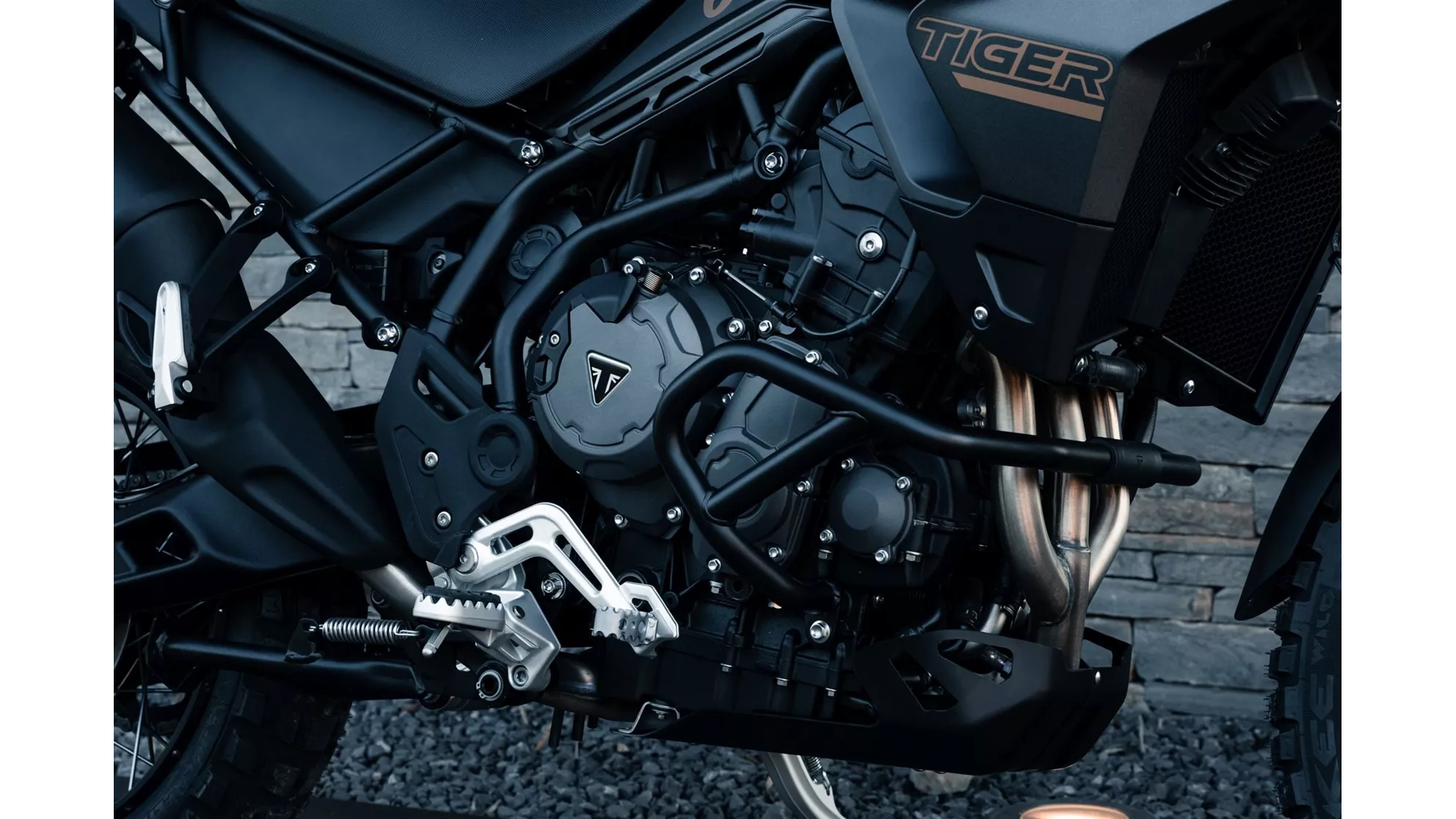 Triumph Tiger 900 Bond Edition - Image 13 Triumph Tiger 900 Bond Edition - Image 13