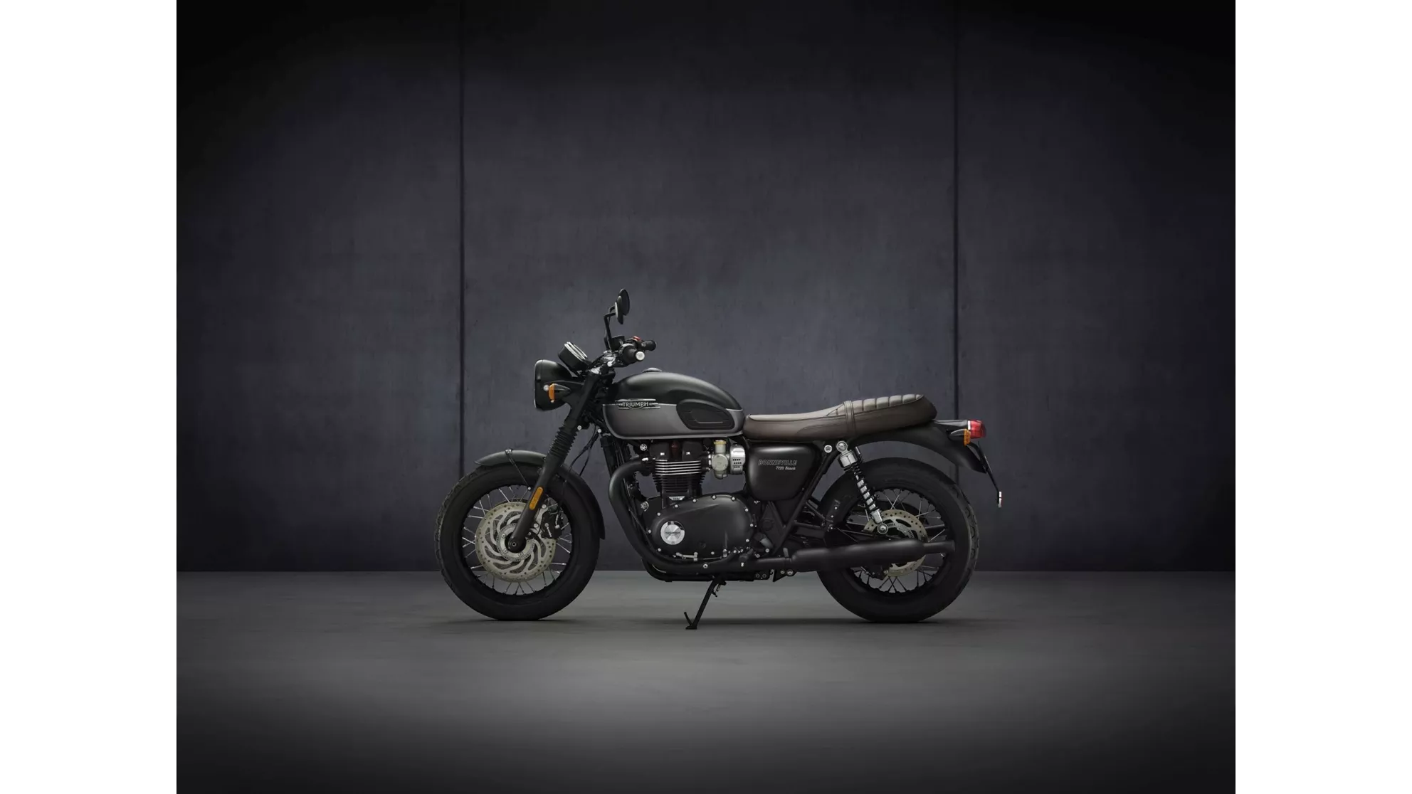 Triumph Bonneville T120 Black - Image 1 Triumph Bonneville T120 Black - Image 1