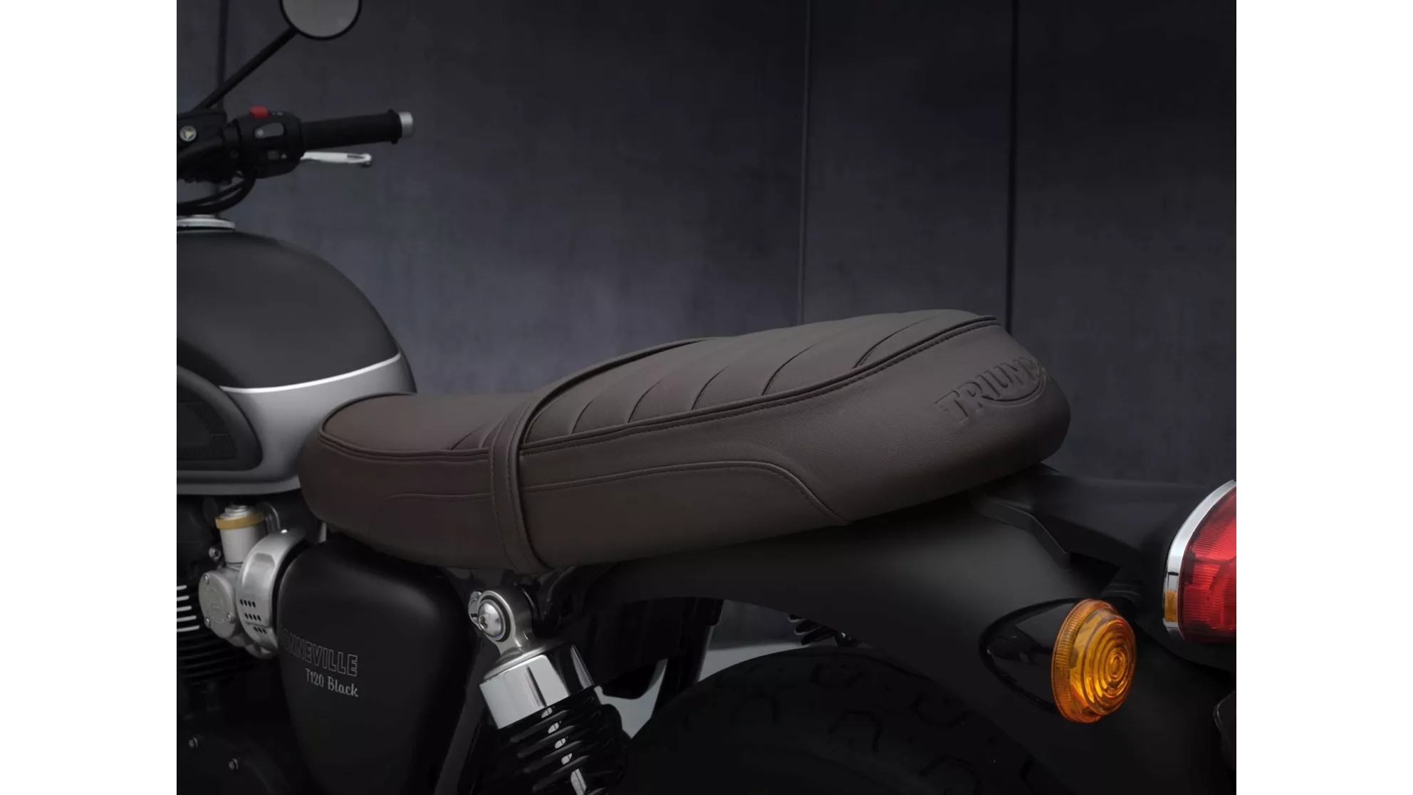 Triumph Bonneville T120 Black - Image 11 Triumph Bonneville T120 Black - Image 11