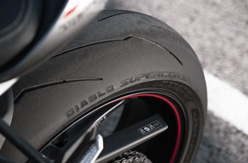 Triumph Street Triple 765 RS 2022 - Bild 16 Triumph Street Triple 765 RS 2022 - Bild 16