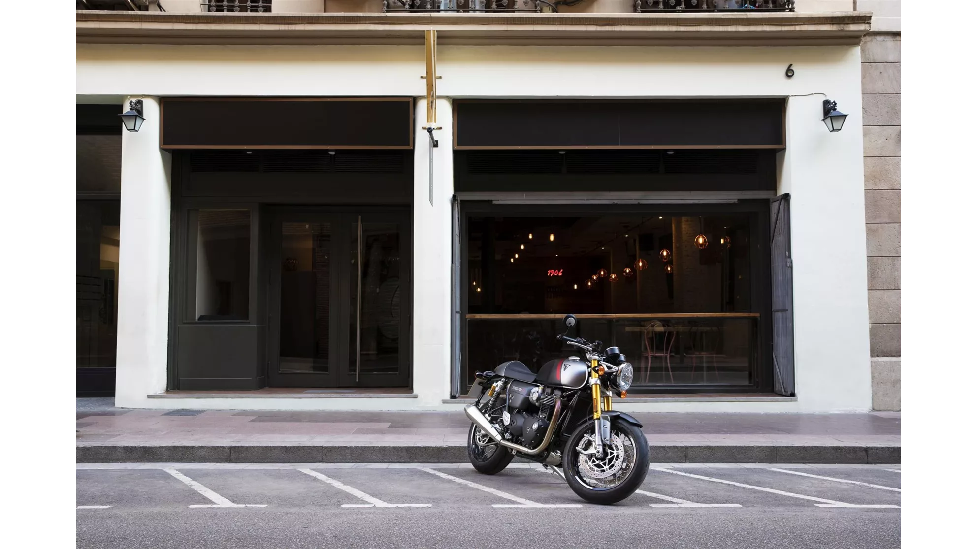 Triumph Thruxton RS - Image 16 Triumph Thruxton RS - Image 16