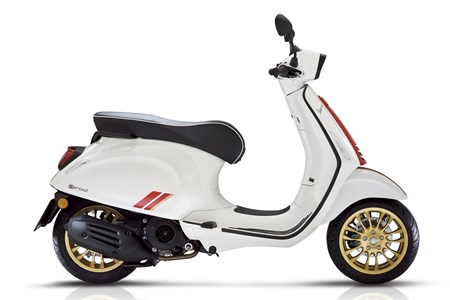 Vespa Sprint 125 Racing Sixties 2022 Vespa Sprint 125 Racing Sixties 2022
