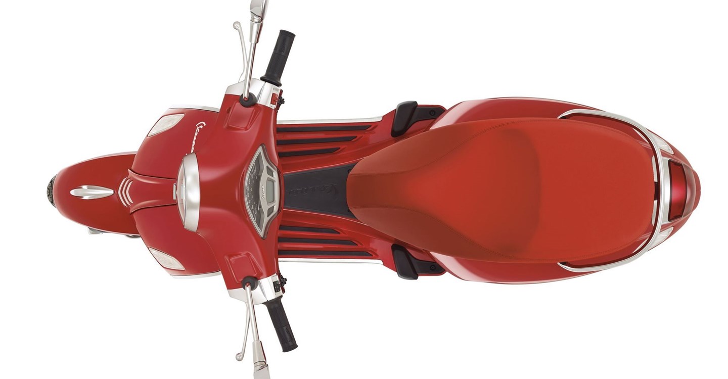 Vespa Primavera 125 (RED)