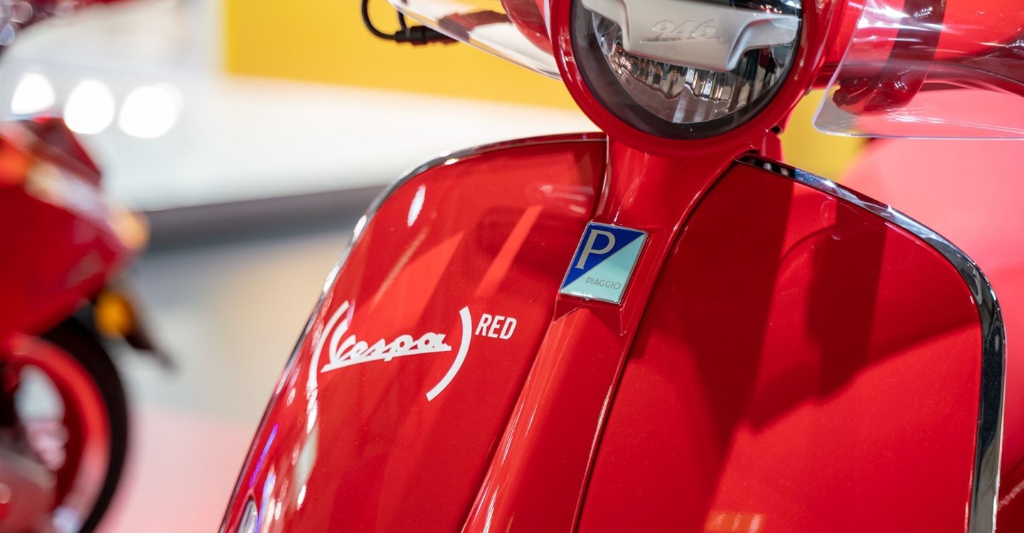 Vespa Primavera 125 (RED)