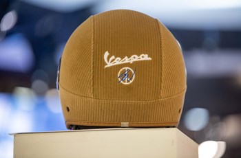 Vespa Primavera 125 Sean Wotherspoon 2022 - Bild 15 Vespa Primavera 125 Sean Wotherspoon 2022 - Bild 15