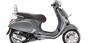 Vespa Primavera 50 Touring 2022 vs Vespa Primavera 50 S 2022