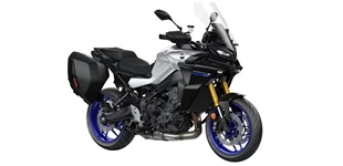 Yamaha Tracer 9 GT 2022 vs KTM 1050 Adventure 2015 Yamaha Tracer 9 GT 2022 vs KTM 1050 Adventure 2015