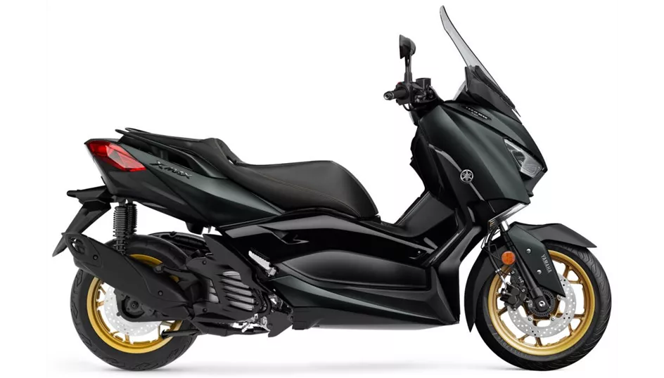 Yamaha XMAX 125 Tech MAX 2022 vs Yamaha NMAX 125 Tech MAX 2025