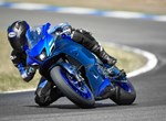 Yamaha R7